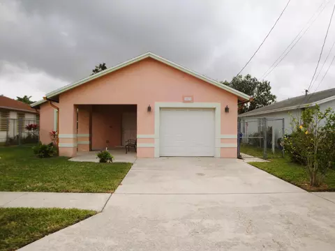 1021 W 10th St, Riviera Beach, FL 33404