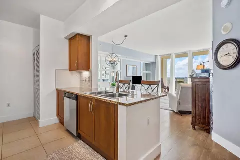 450 N Federal Hwy #802, Boynton Beach, FL 33435