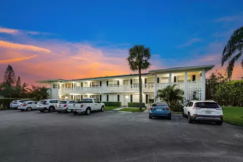 2721 SW 13th St #203, Delray Beach, FL 33445