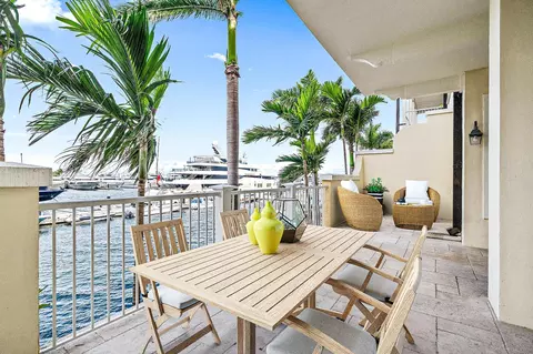 3920 N Flagler Dr #202, West Palm Beach, FL 33407