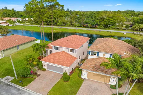 5540 American Cir, Delray Beach, FL 33484