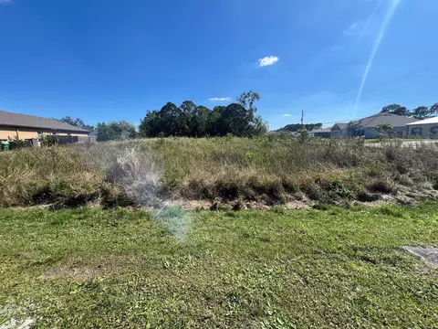 6261 NW Topaz Way, Port St Lucie, FL 34986