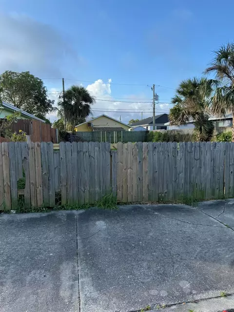 1040 18th St, West Palm Beach, FL 33407