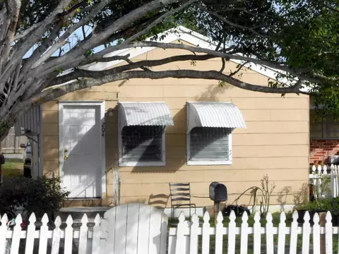 204 S E St, Lake Worth Beach, FL 33460