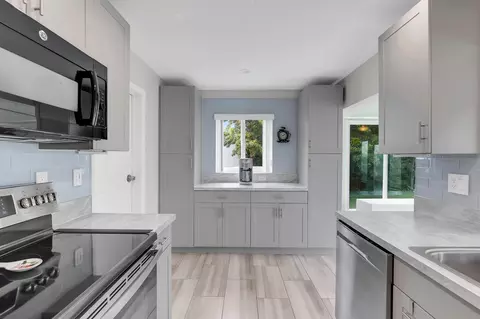 321 NW 28th St, Pompano Beach, FL 33064