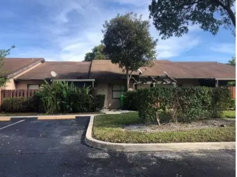 2622 N Nob Hill Rd, Sunrise, FL 33322