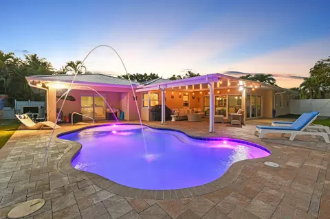 304 Claremont Ln, Palm Beach Shores, FL 33404