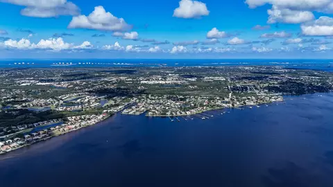 2748 NW Howard Creek Ln, Stuart, FL 34994