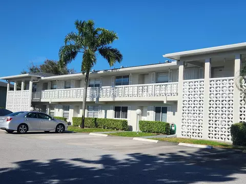 2811 SW 15th St #101, Delray Beach, FL 33445