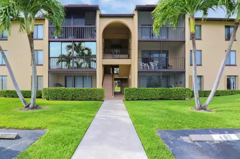 624 Sea Pine Way #B1, Greenacres, FL 33415