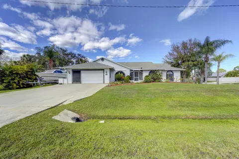 302 Citrus Ave, Sebastian, FL 32958