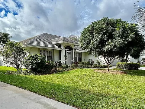 1045 Egret Cir N, Jupiter, FL 33458