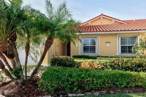 6425 Oxford Cir #102, Vero Beach, FL 32966