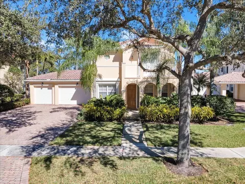 8427 Arima Ln, Wellington, FL 33414