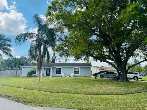 698 SE Majestic Ter, Port Saint Lucie, FL 34983