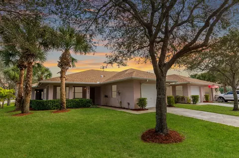 1747 N Dovetail Dr #A, Fort Pierce, FL 34982