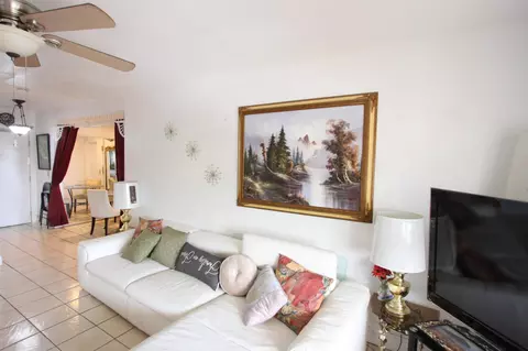 1050 E Sample Rd #307, Pompano Beach, FL 33064