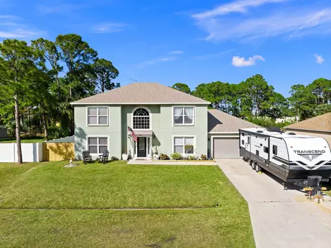 817 SE Damask Ave, Port Saint Lucie, FL 34983