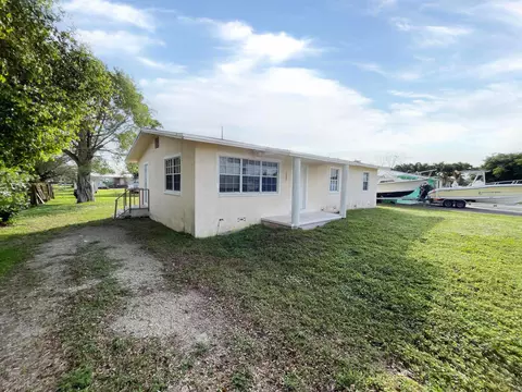1009 NE 24th, Belle Glade, FL 33430