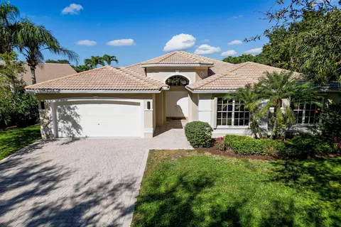 6879 Fiji Cir, Boynton Beach, FL 33437