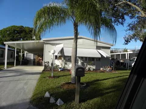 41 Camino Del Rio, Port Saint Lucie, FL 34952