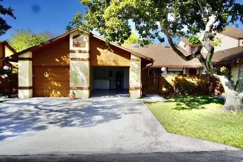 3832 Collinwood Ln, West Palm Beach, FL 33406
