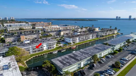 130 Doolen Ct #205, North Palm Beach, FL 33408