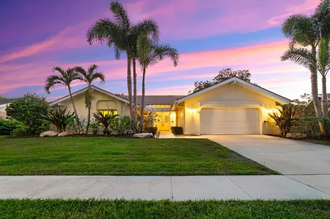 12426 Sawgrass Ct, Wellington, FL 33414