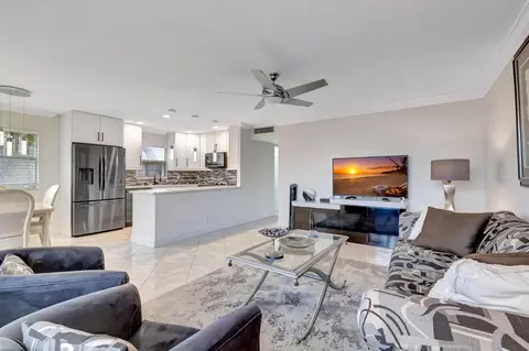 285 Saxony F, Delray Beach, FL 33446