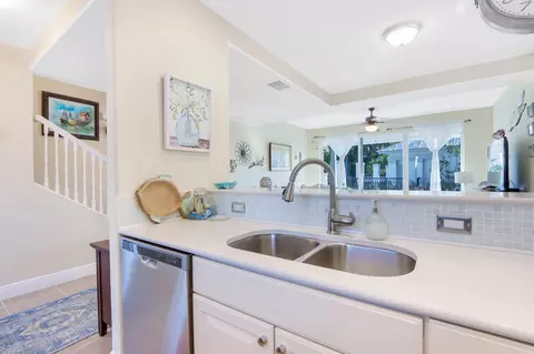 3651 NE Pineapple Ave, Jensen Beach, FL 34957