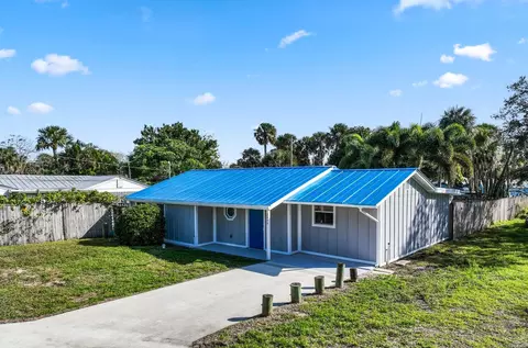 2495 NE Hickory Ave, Jensen Beach, FL 34957