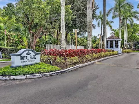 119 Royal Park Dr #1C, Oakland Park, FL 33309