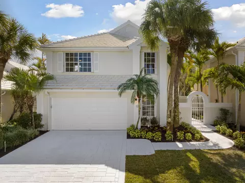 13 Blenheim Ct, Palm Beach Gardens, FL 33418