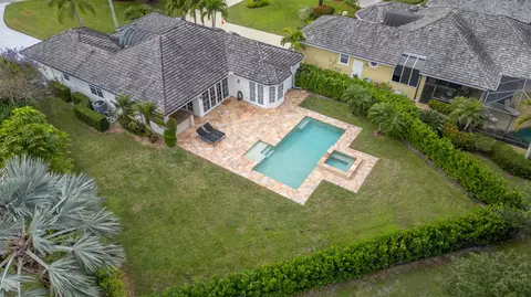 2562 Muir Cir, Wellington, FL 33414