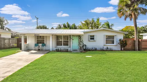 3544 NE Sandra Dr, Jensen Beach, FL 34957