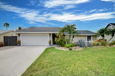 9322 Longmeadow Cir, Boynton Beach, FL 33436