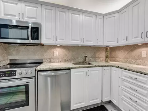 10110 40th Way S #246, Boynton Beach, FL 33436