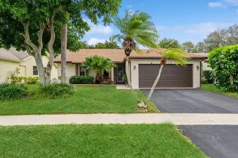 18074 105th Ave S, Boca Raton, FL 33498