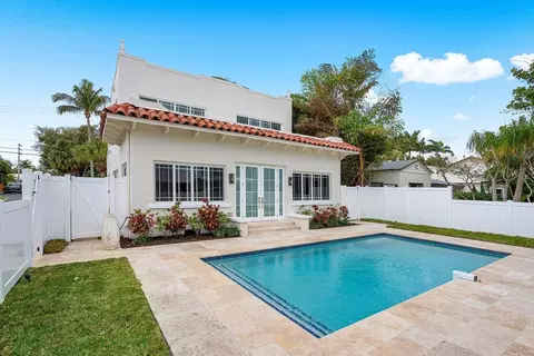 401 N Lakeside Dr, Lake Worth Beach, FL 33460