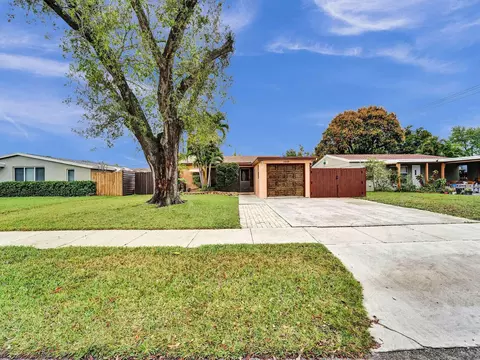 5649 NE 5th Ter, Oakland Park, FL 33334