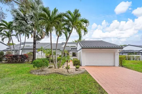 53 Hampshire Ln, Boynton Beach, FL 33436