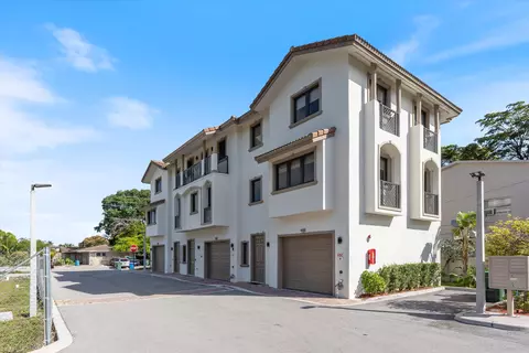 448 NW 41st St, Oakland Park, FL 33309