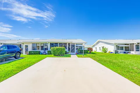 3463 Americo Dr, West Palm Beach, FL 33417