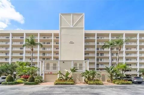 7290 Kinghurst Dr #802, Delray Beach, FL 33446