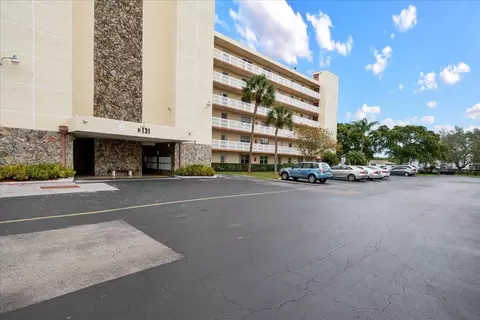 131 SE 3rd #207, Dania Beach, FL 33004