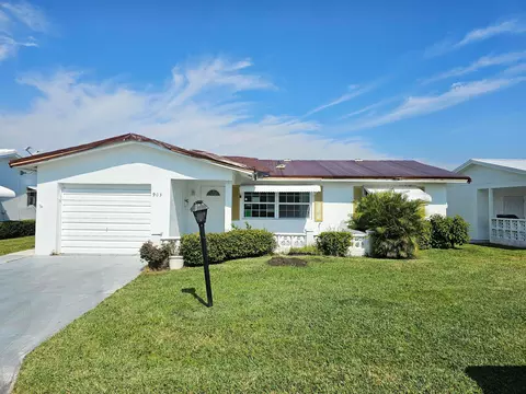 903 SW 6th Ave, Boynton Beach, FL 33426