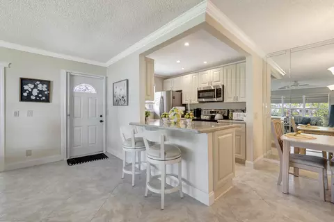 782 High Point Dr E #D, Delray Beach, FL 33445