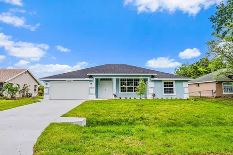 579 NW Azine Ave, Port Saint Lucie, FL 34983