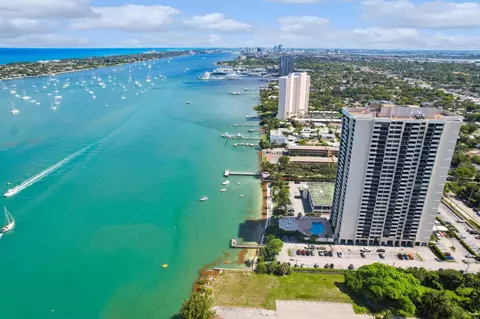 5600 N Flagler Dr #704, West Palm Beach, FL 33407