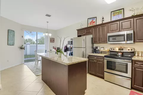 3552 Oleander Ter, Riviera Beach, FL 33404